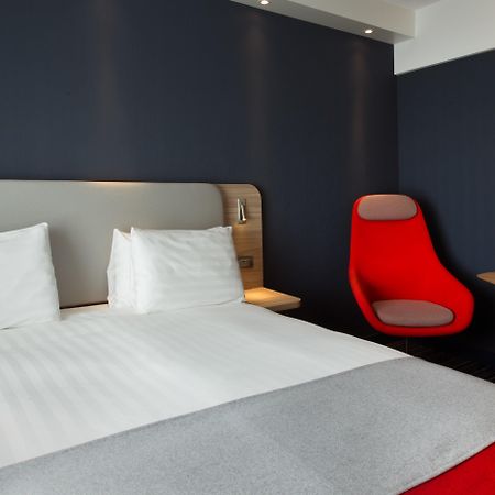 Holiday Inn Express Geneva Airport, An Ihg Hotel Εξωτερικό φωτογραφία