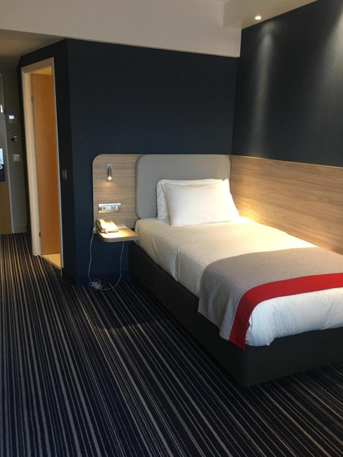 Holiday Inn Express Geneva Airport, An Ihg Hotel Δωμάτιο φωτογραφία