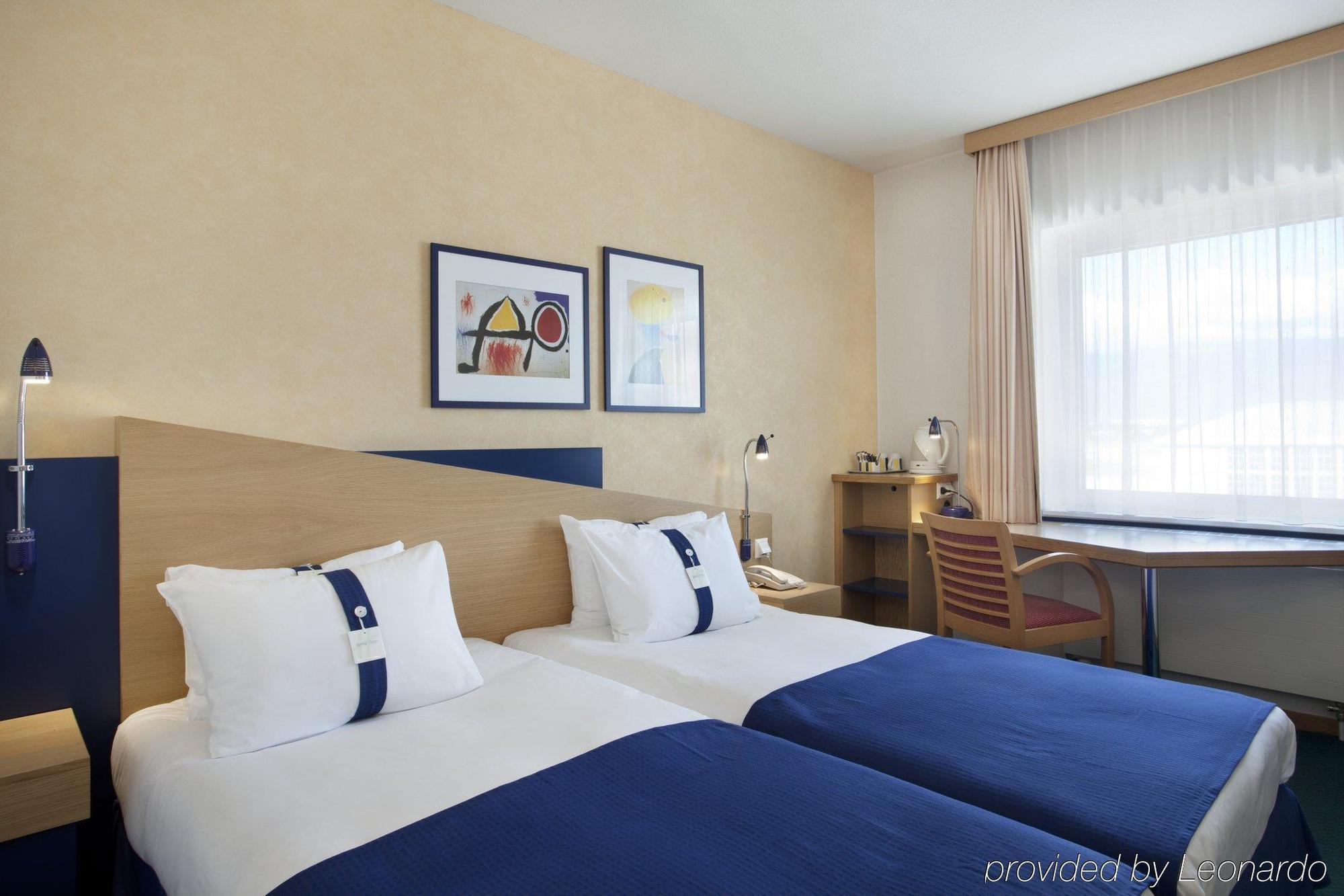 Holiday Inn Express Geneva Airport, An Ihg Hotel Εξωτερικό φωτογραφία