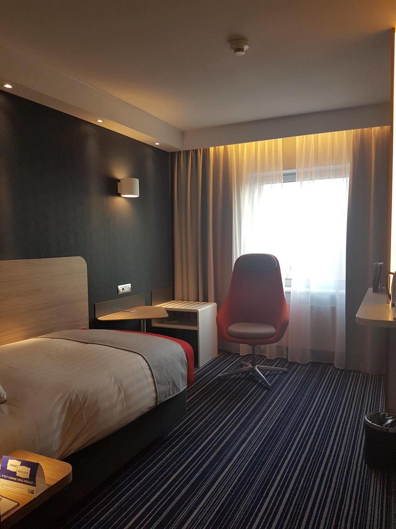 Holiday Inn Express Geneva Airport, An Ihg Hotel Εξωτερικό φωτογραφία